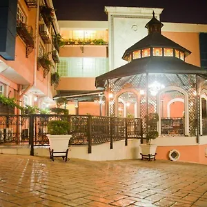 Hotel Platino & Casino