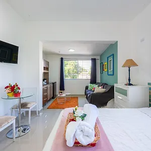 https://bamboo-hoouse.santodomingobesthotels.com