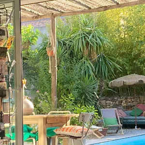 https://villa-madeleine-sanary-sur-mer.fr-provencehotel.com